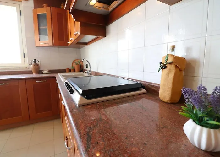 Elegant House In The Castle Area Calipso *