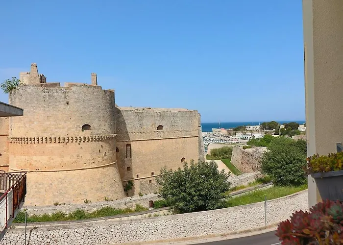 Elegant House In The Castle Area Calipso *