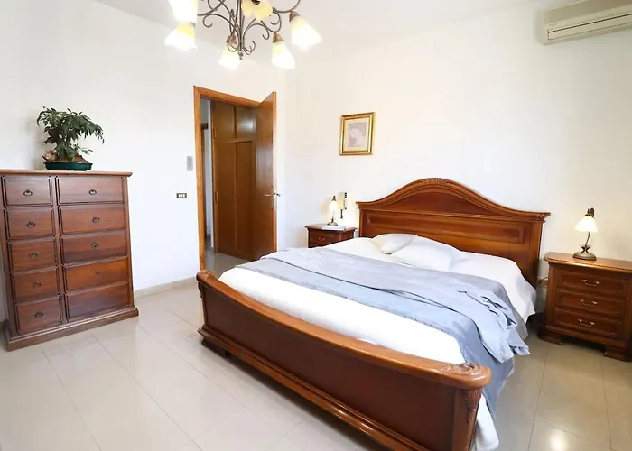 Holiday home Elegant House In The Castle Area Calipso