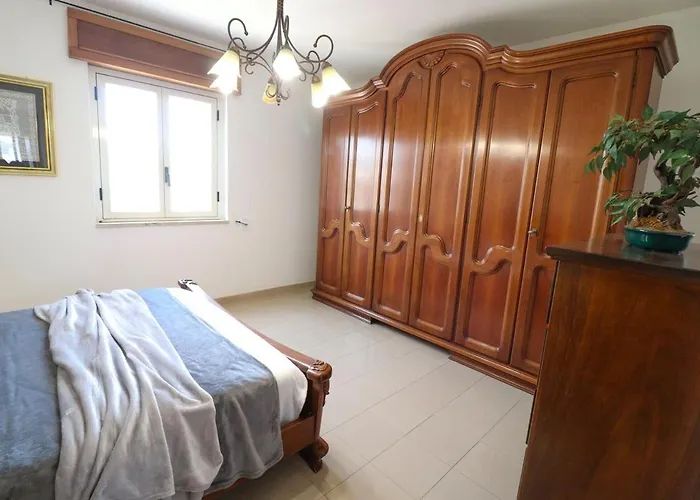 Elegant House In The Castle Area Calipso